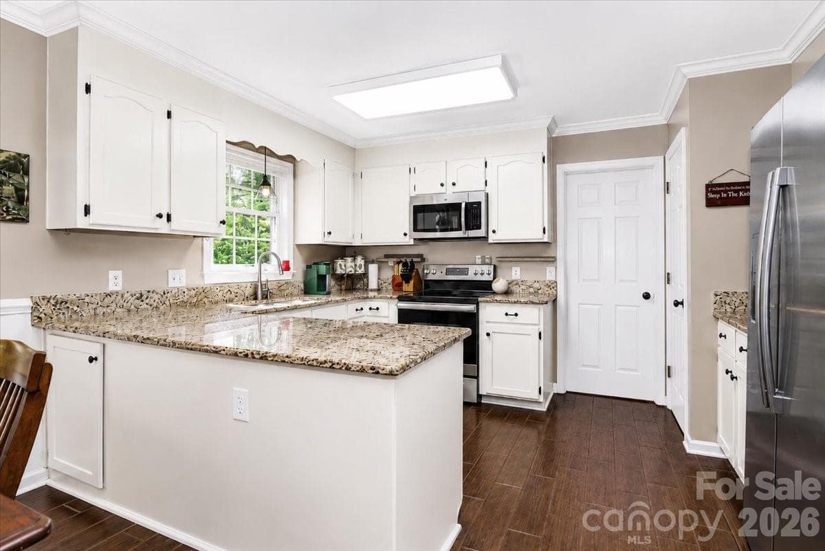 Kitchen - 311 N Deerfield Circle, Salisbury