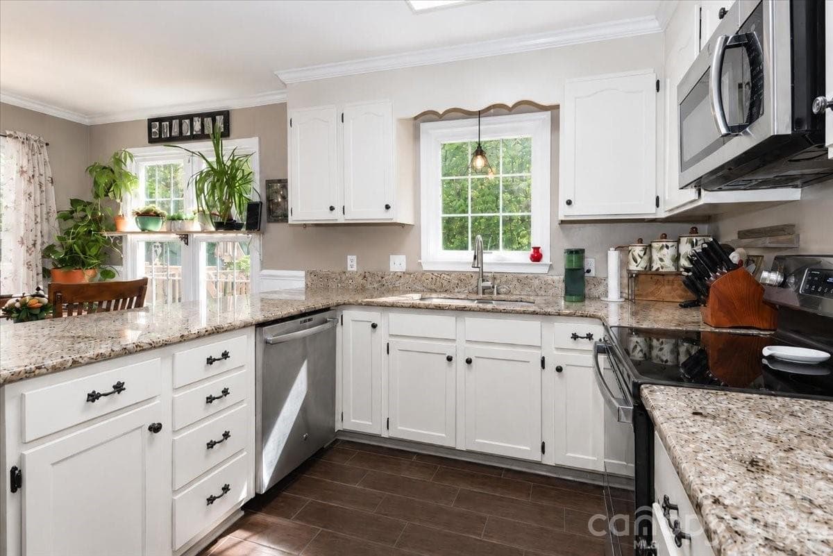 Kitchen - 311 N Deerfield Circle, Salisbury