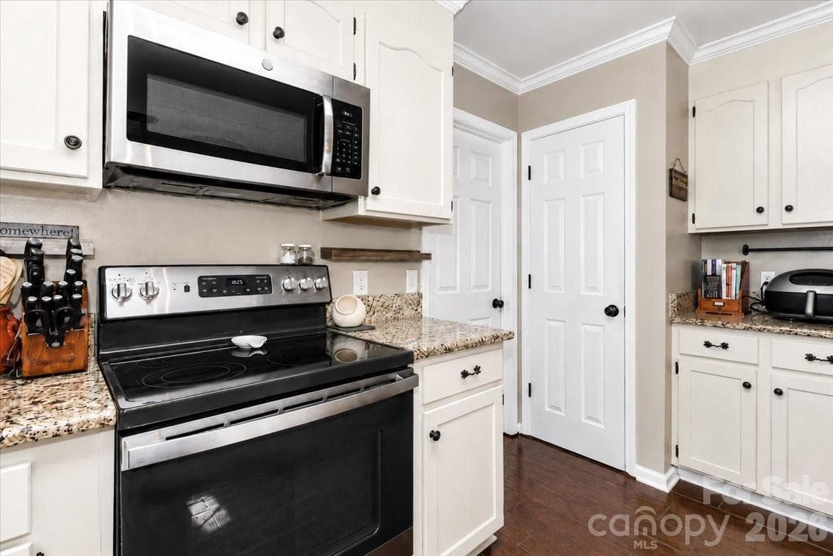 Kitchen Pantry - 311 N Deerfield Circle, Salisbury
