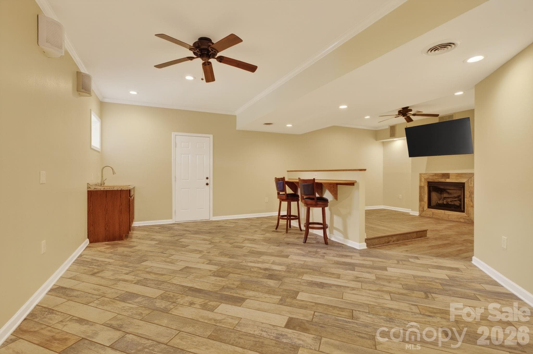Lower level with wet bar - 97 Whippoorwill Lane, Fairview