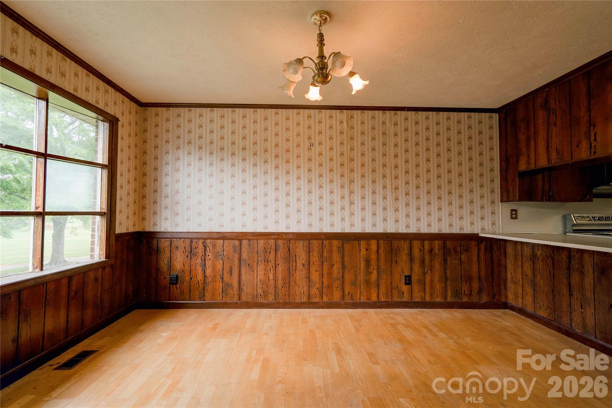 Dining Room - Shelby