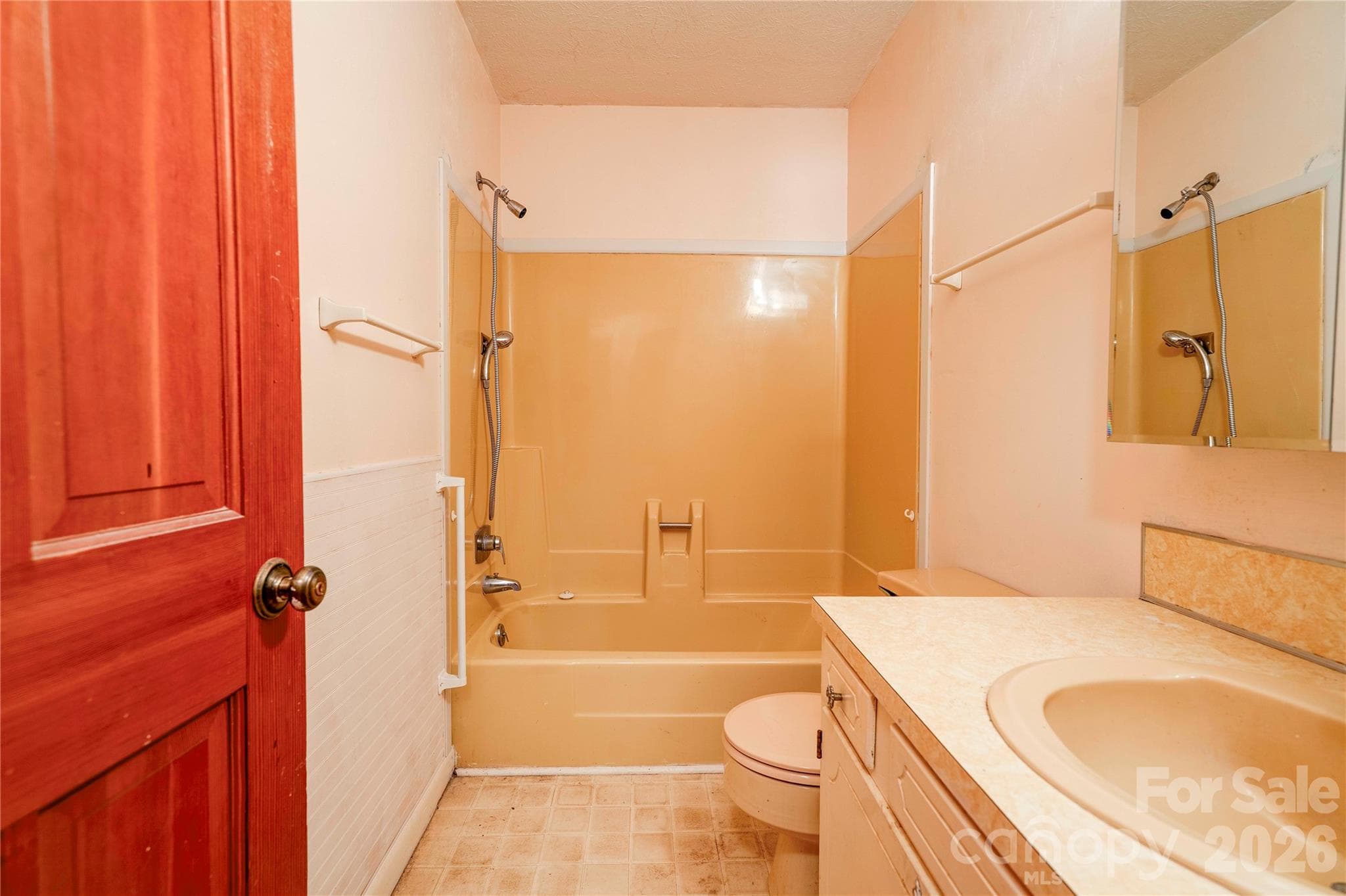 Bathroom 2 - Shelby