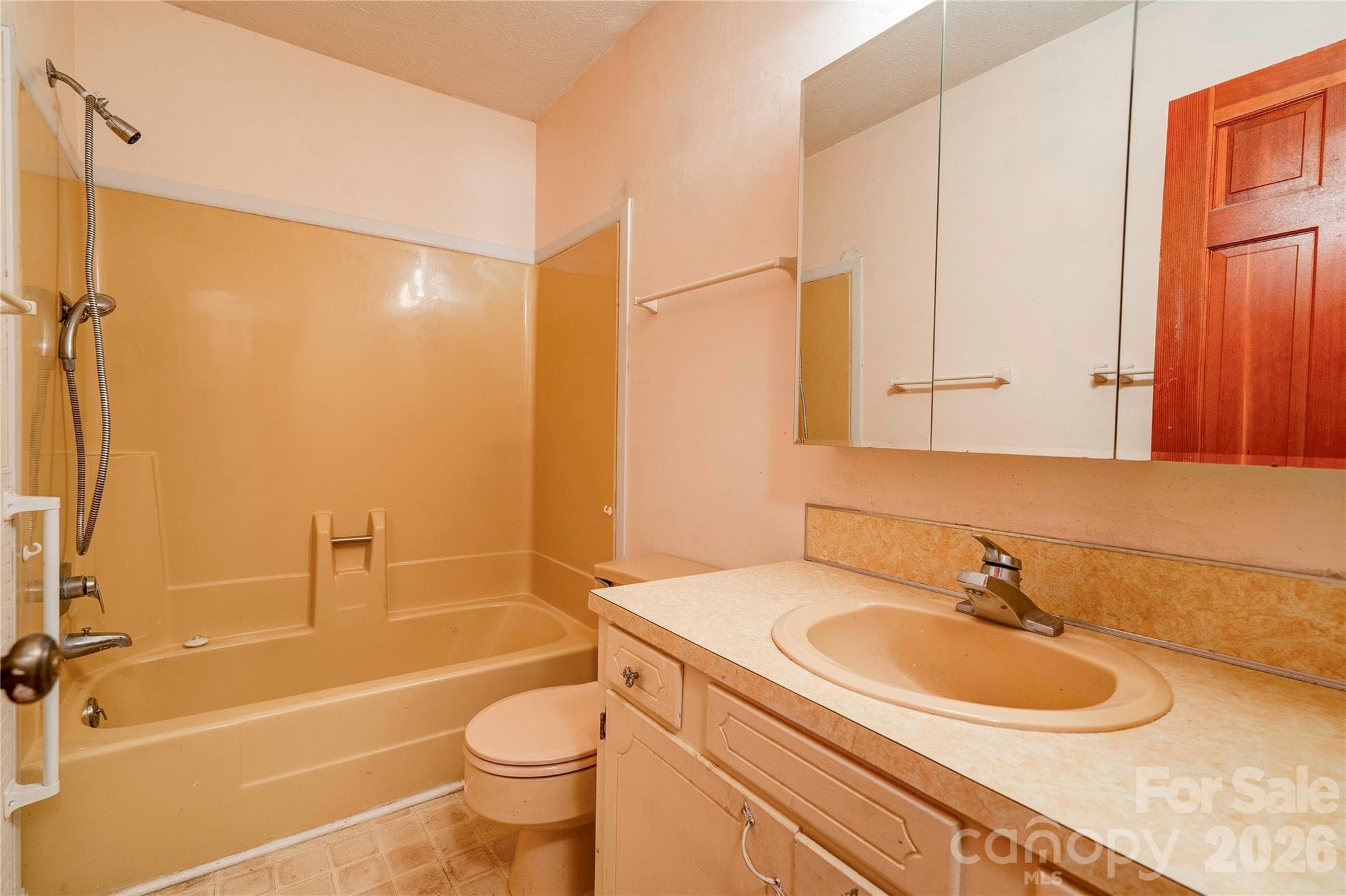 Bathroom 2 - Shelby