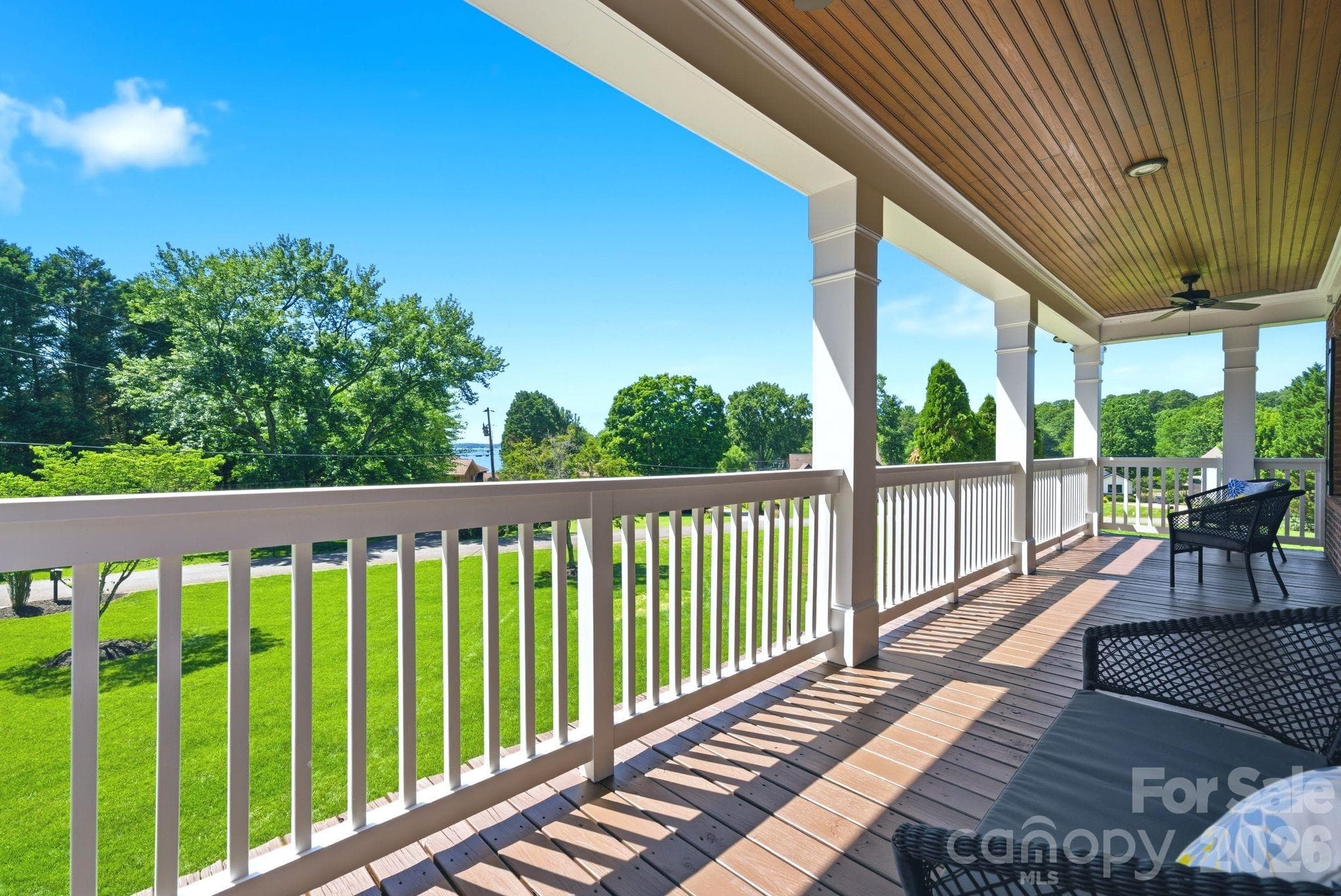 Upper Front Porch - Huntersville