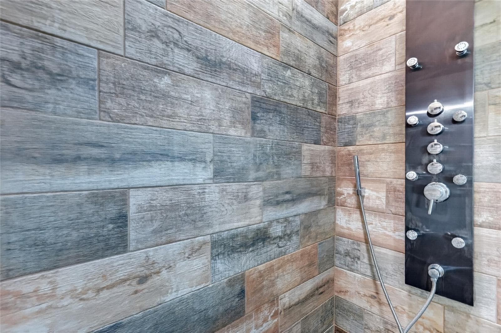 Multi-sprays in shower ~ - 5006 RISHLEY RUN WAY, MOUNT DORA