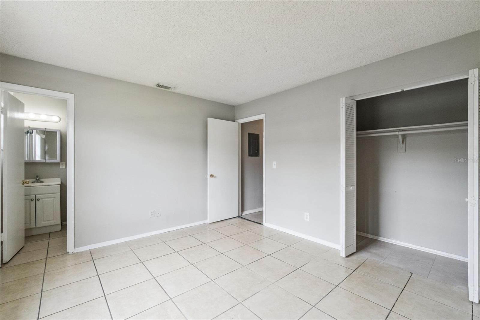 Townhouse at 2 LAKE VILLA WAY, KISSIMMEE, photo 15 of 27