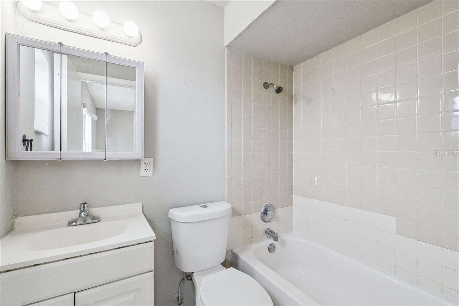 Townhouse at 2 LAKE VILLA WAY, KISSIMMEE, photo 19 of 27