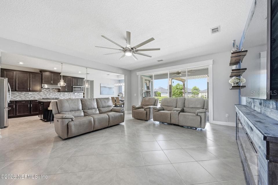 Family Room - 128 WINDWALKER DR, ST AUGUSTINE