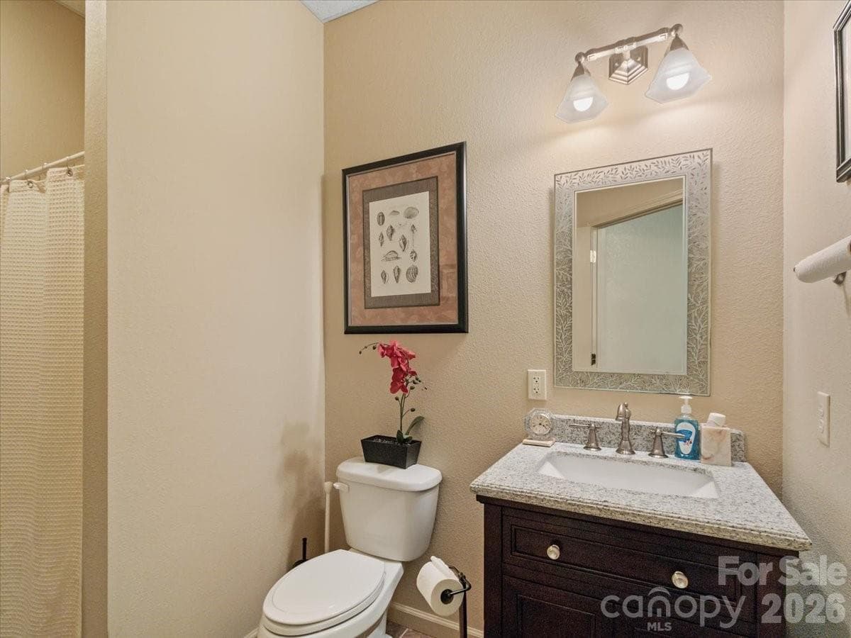 Full bathroom in basement - 750 Barebridge Drive, Burnsville