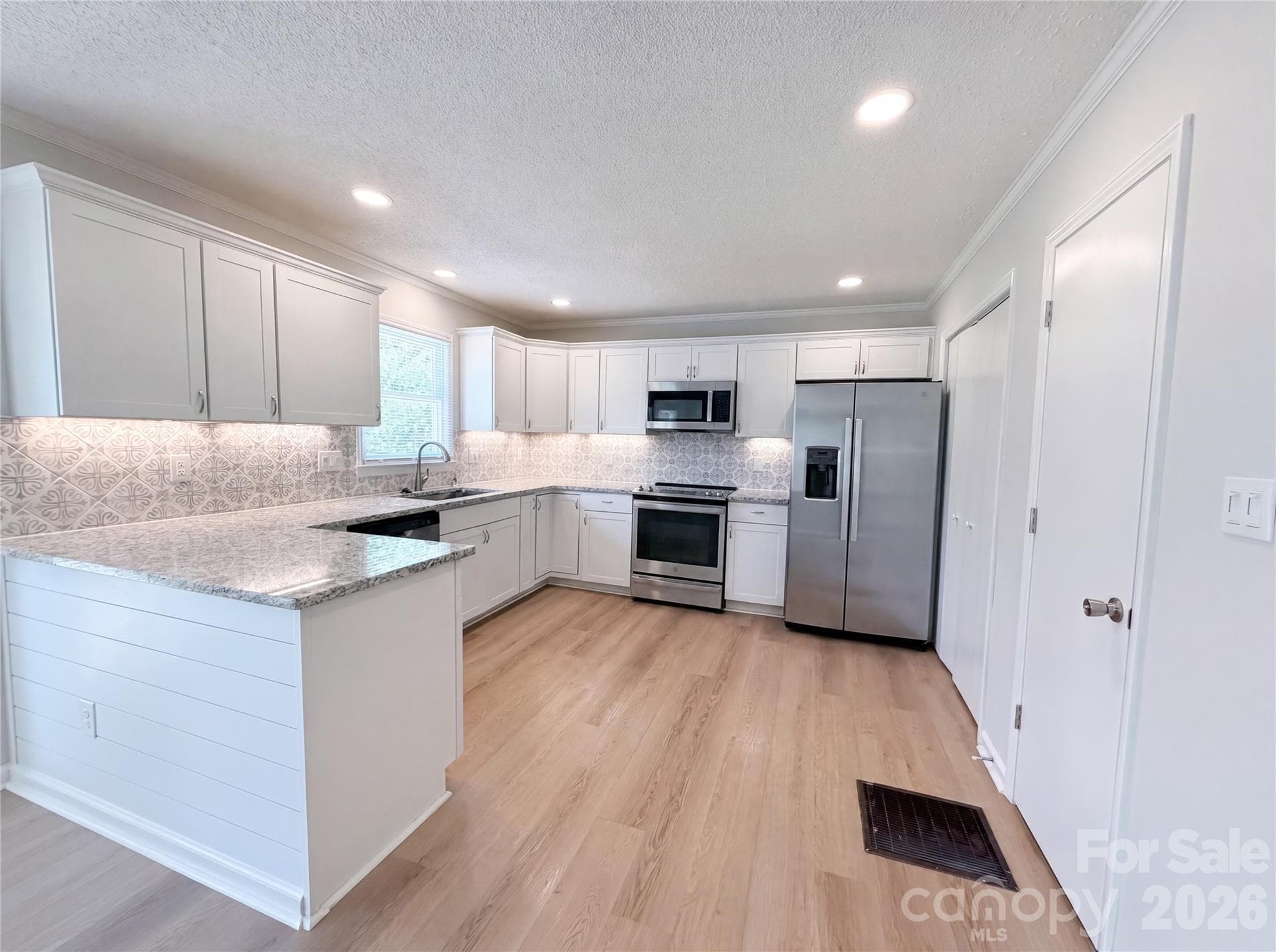 Single Family Residence at Kings Mountain, photo 2 of 15