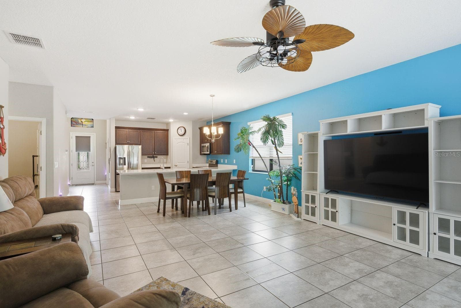 Single Family Residence at 11632 WEAVER HOLLOW RD, NEW PORT RICHEY, photo 10 of 33