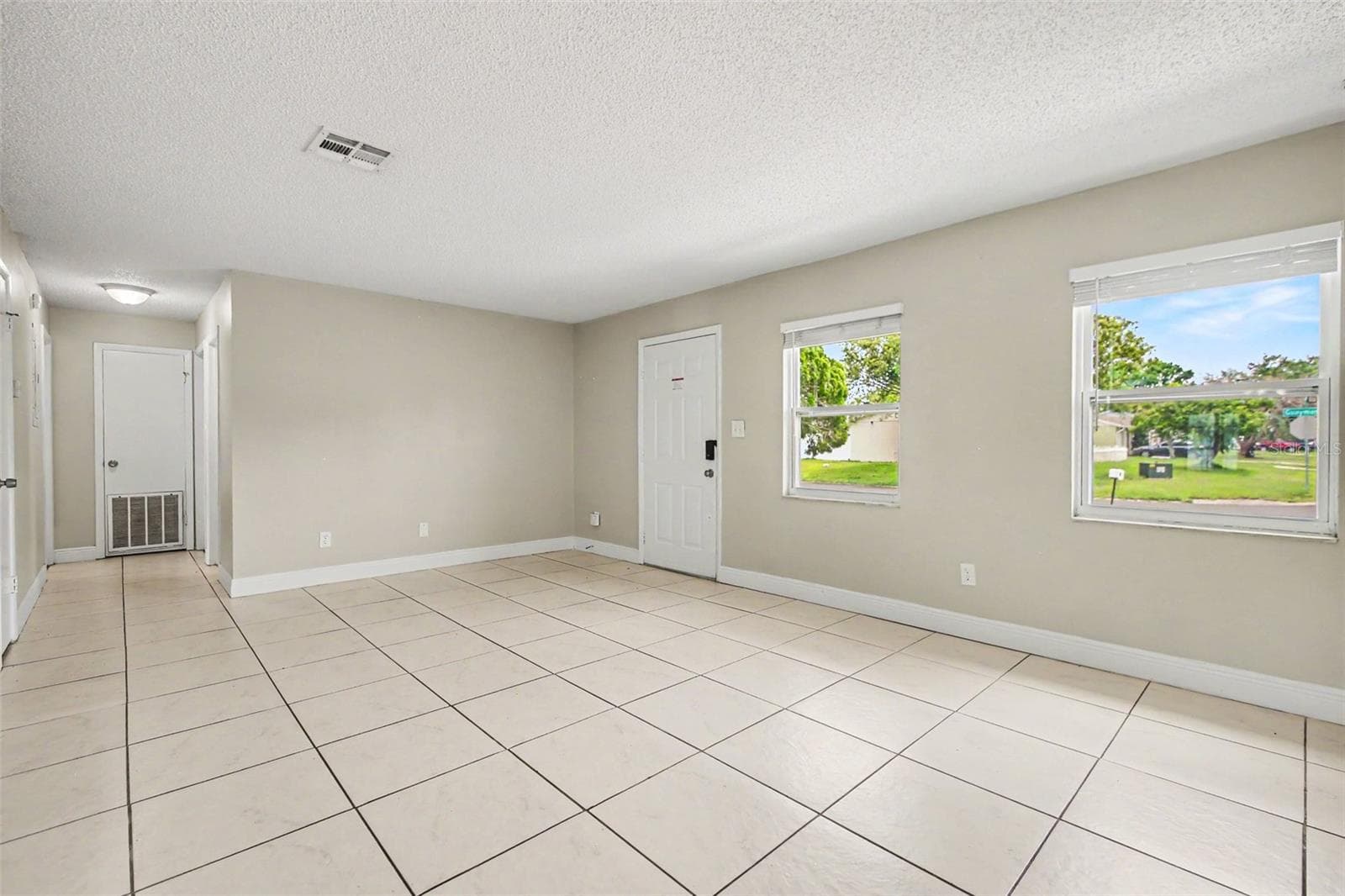 Single Family Residence at 140 GUAYMAS DR, KISSIMMEE, photo 3 of 19