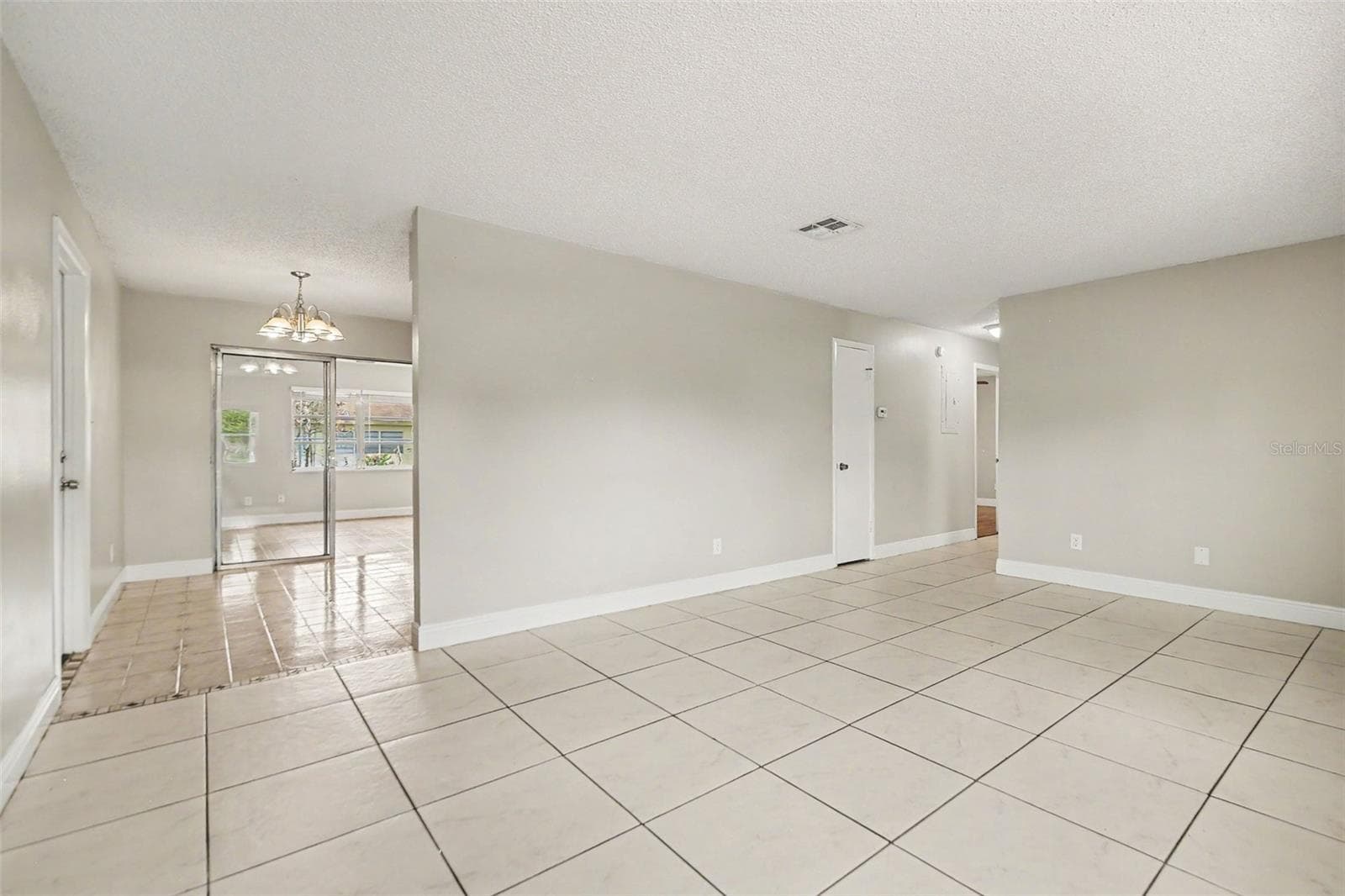 Single Family Residence at 140 GUAYMAS DR, KISSIMMEE, photo 5 of 19