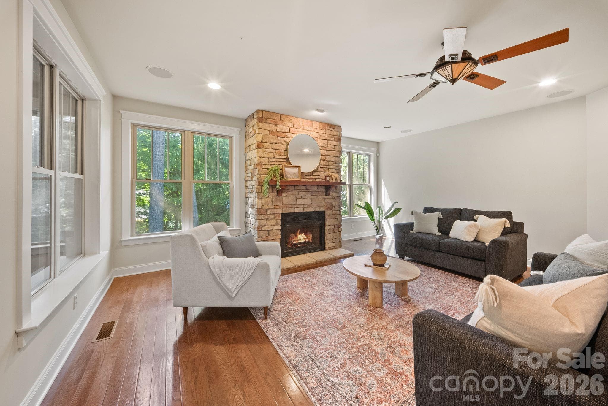 Single Family Residence at 289 Fennel Dun Circle, Biltmore Lake, photo 6 of 45