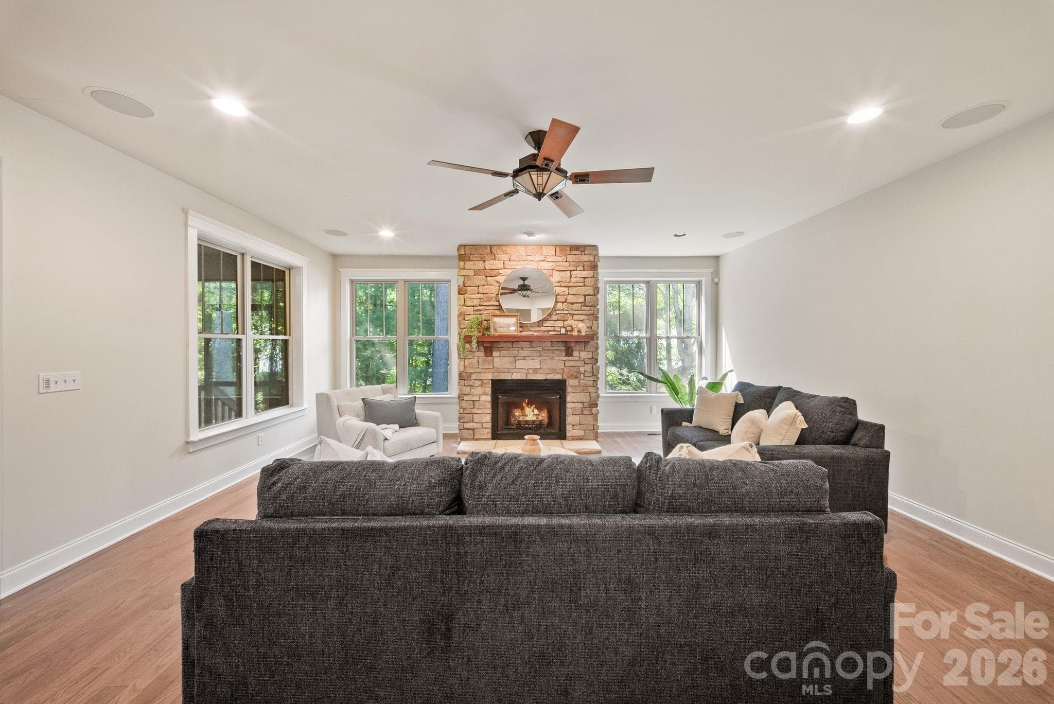 Single Family Residence at 289 Fennel Dun Circle, Biltmore Lake, photo 9 of 45