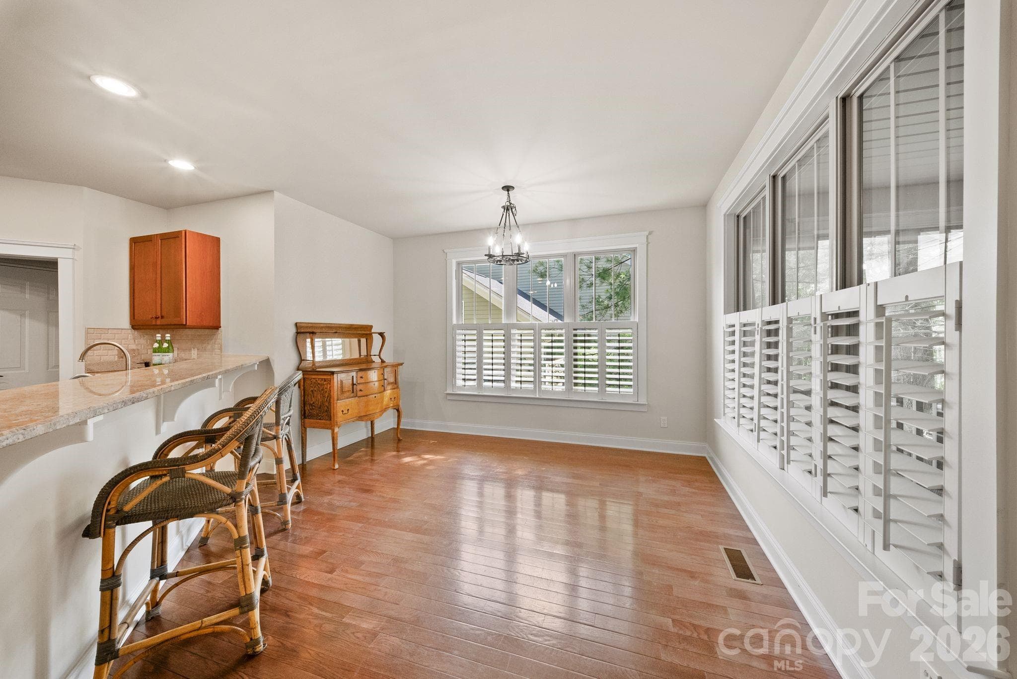 Single Family Residence at 289 Fennel Dun Circle, Biltmore Lake, photo 16 of 45
