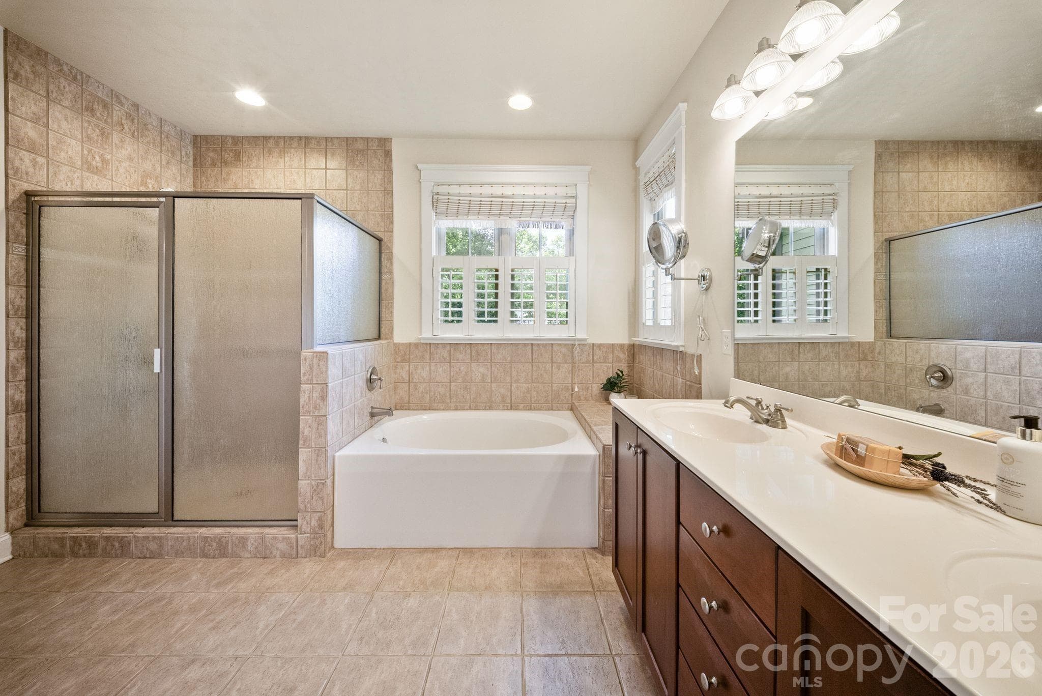Single Family Residence at 289 Fennel Dun Circle, Biltmore Lake, photo 23 of 45
