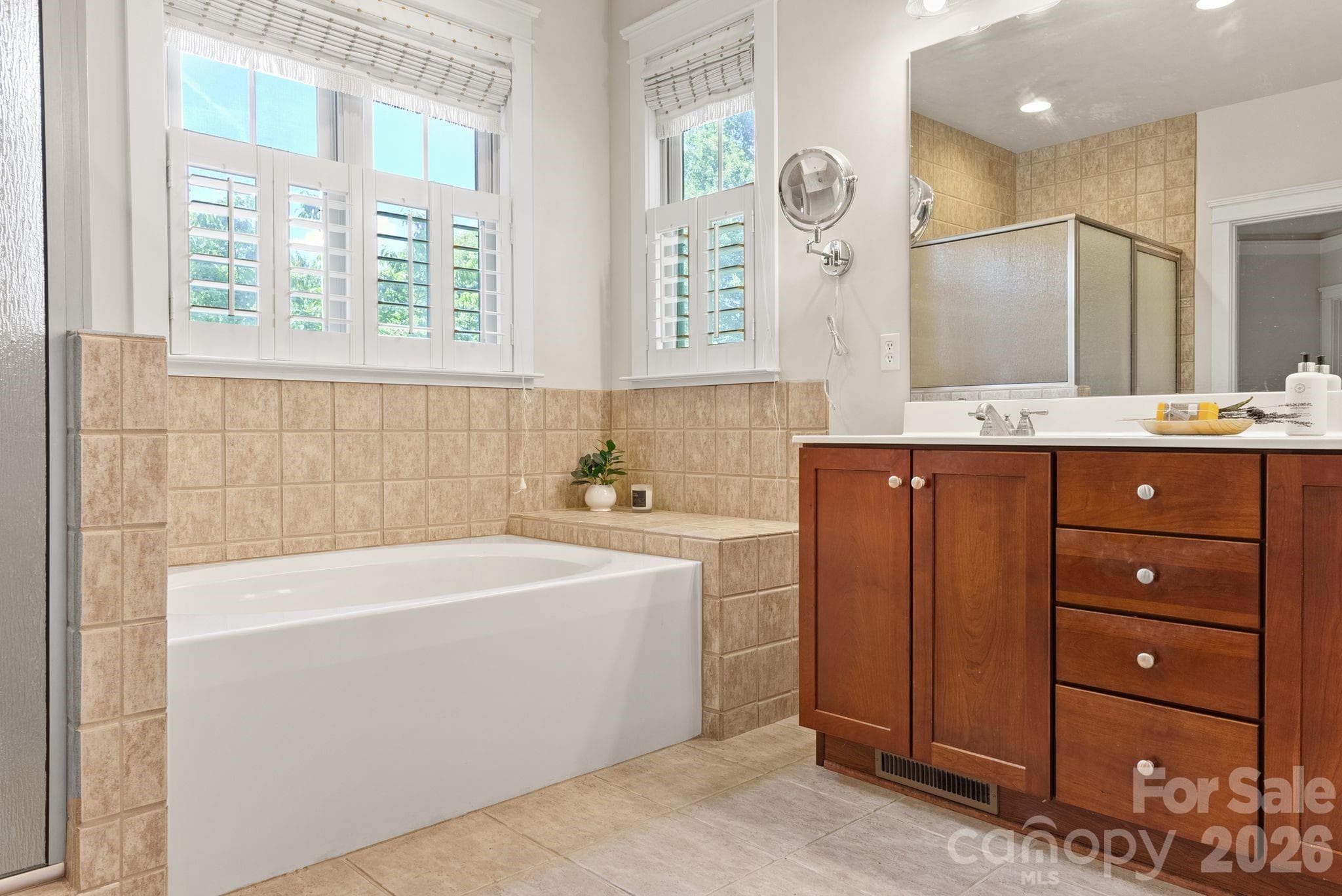 Single Family Residence at 289 Fennel Dun Circle, Biltmore Lake, photo 24 of 45