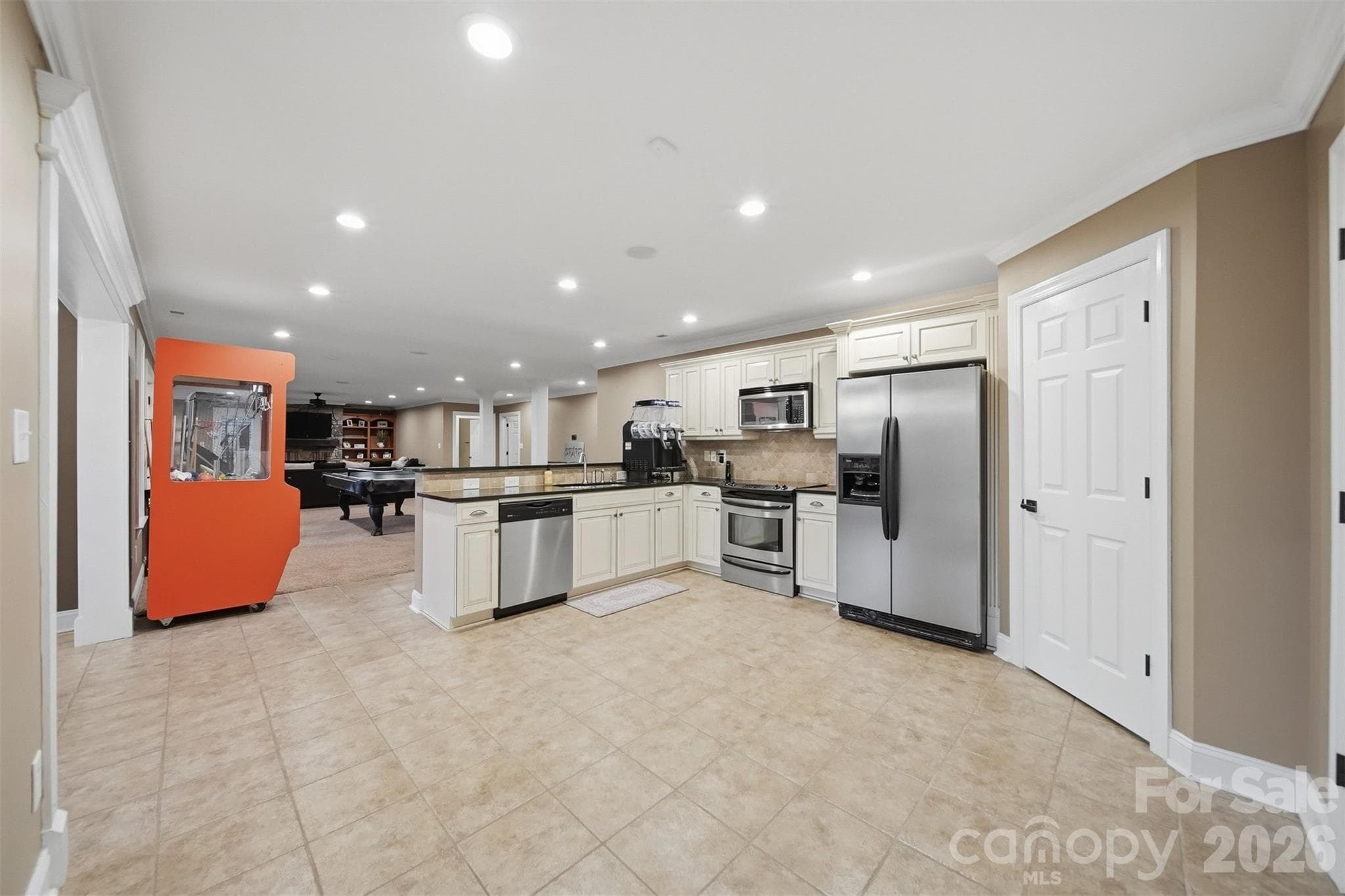 Single Family Residence at Hickory, photo 28 of 47