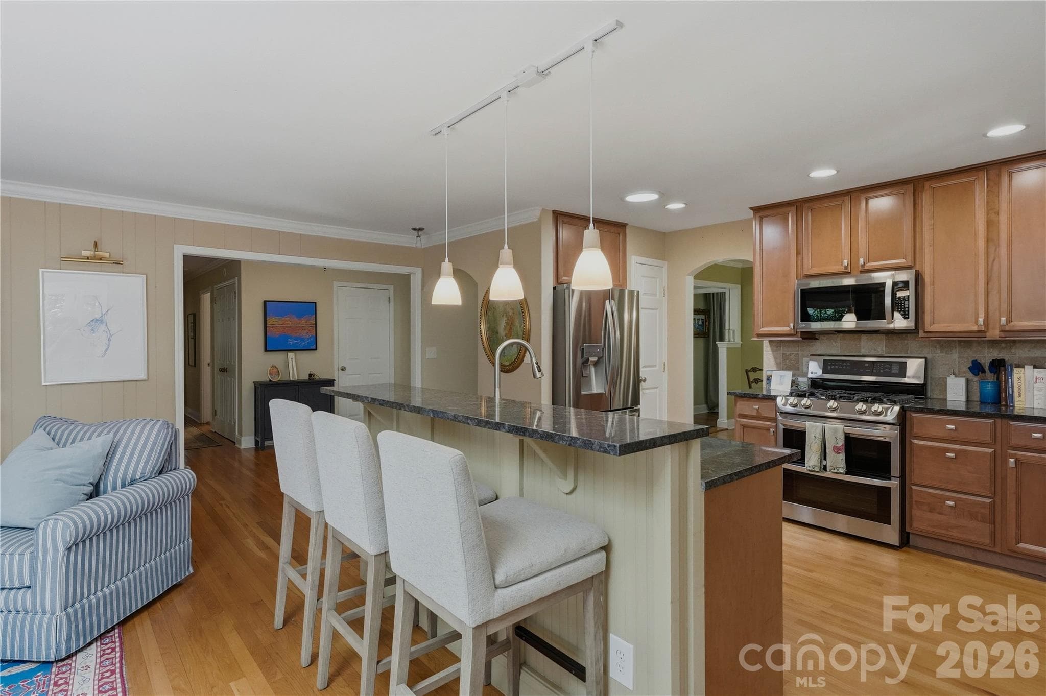 Single Family Residence at 6014 Glenridge Road, Charlotte, photo 7 of 42