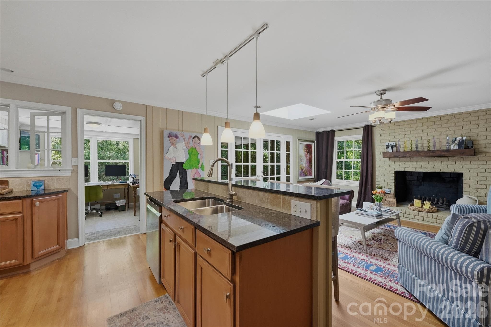 Single Family Residence at 6014 Glenridge Road, Charlotte, photo 10 of 42