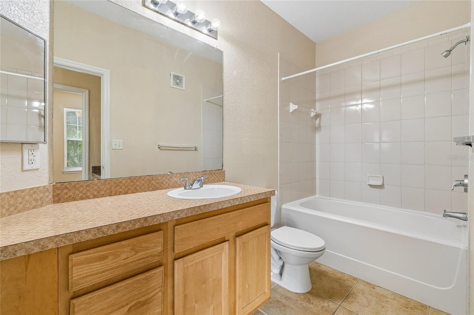 Condominium at 10203 COURTNEY PALMS BLVD #103, TAMPA, photo 31 of 76