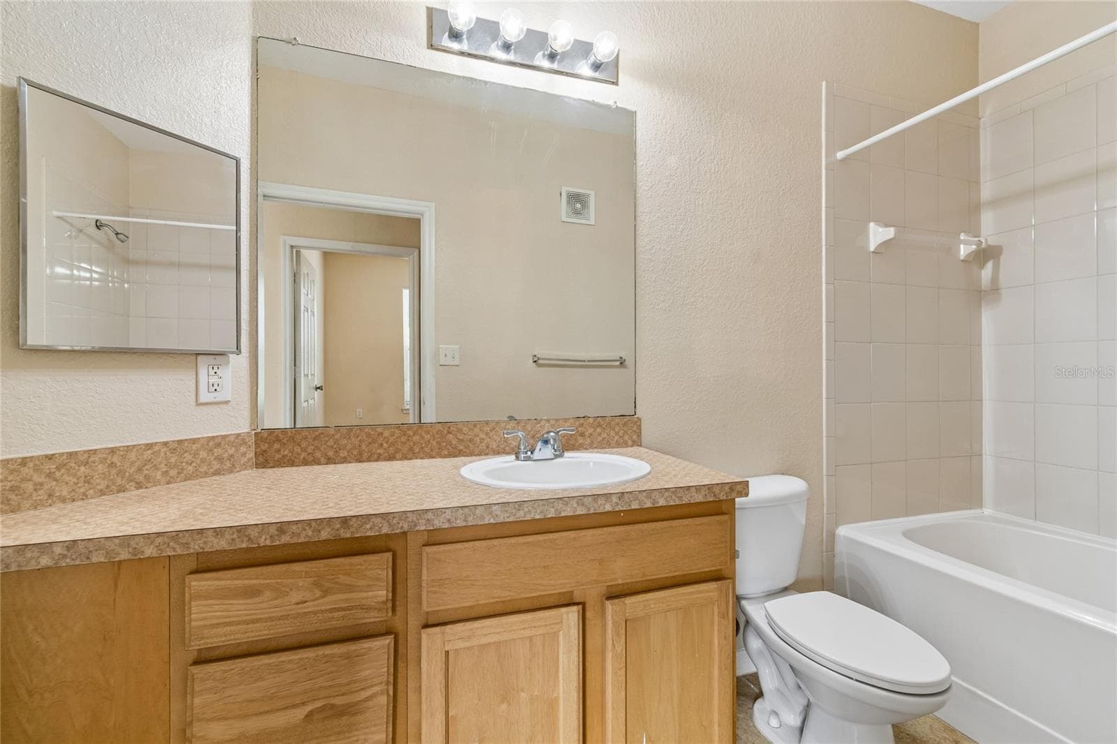 Condominium at 10203 COURTNEY PALMS BLVD #103, TAMPA, photo 32 of 76