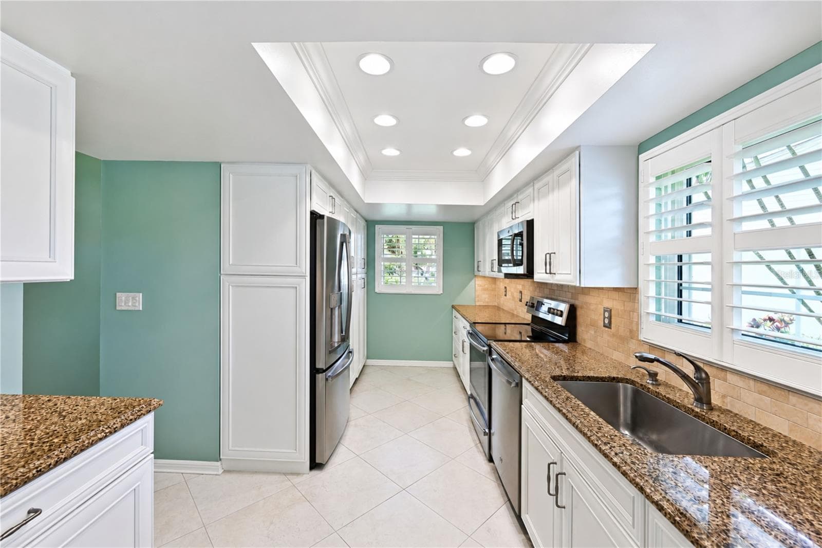 Gorgeous kitchen - 9425 ANDOVER CIR, BRADENTON