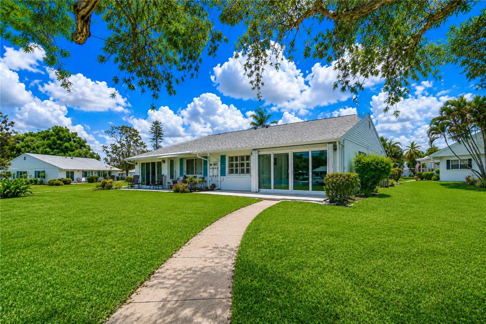 Back of villa - 9425 ANDOVER CIR, BRADENTON