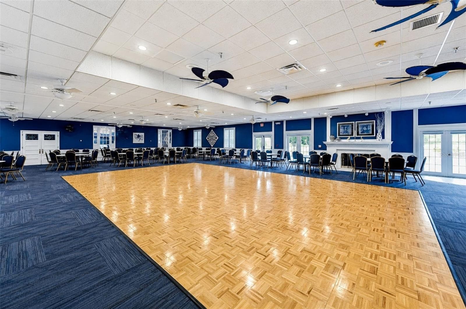 Mt Vernon on Sarasota Bay clubhouse banquet and activities room - 9425 ANDOVER CIR, BRADENTON