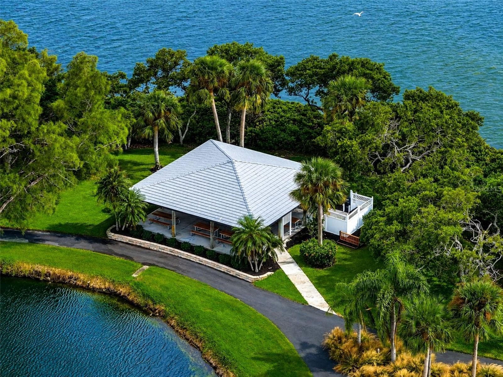 Mt Vernon on Sarasota Bay bayside picnic pavilion with grills - 9425 ANDOVER CIR, BRADENTON