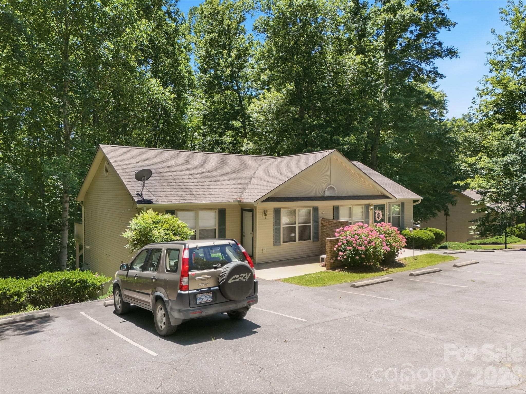 Condominium at 42 Queen Road, Candler, photo 4 of 39