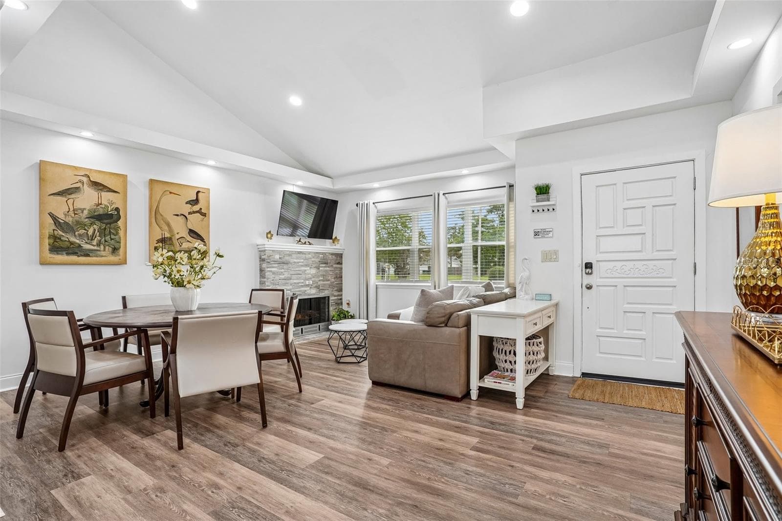 Single Family Residence at 1211 MORNINGSIDE DR, MOUNT DORA, photo 5 of 66