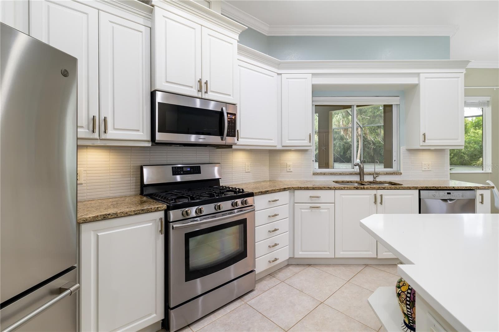 Single Family Residence at 12471 NATUREVIEW CIR, BRADENTON, photo 17 of 84