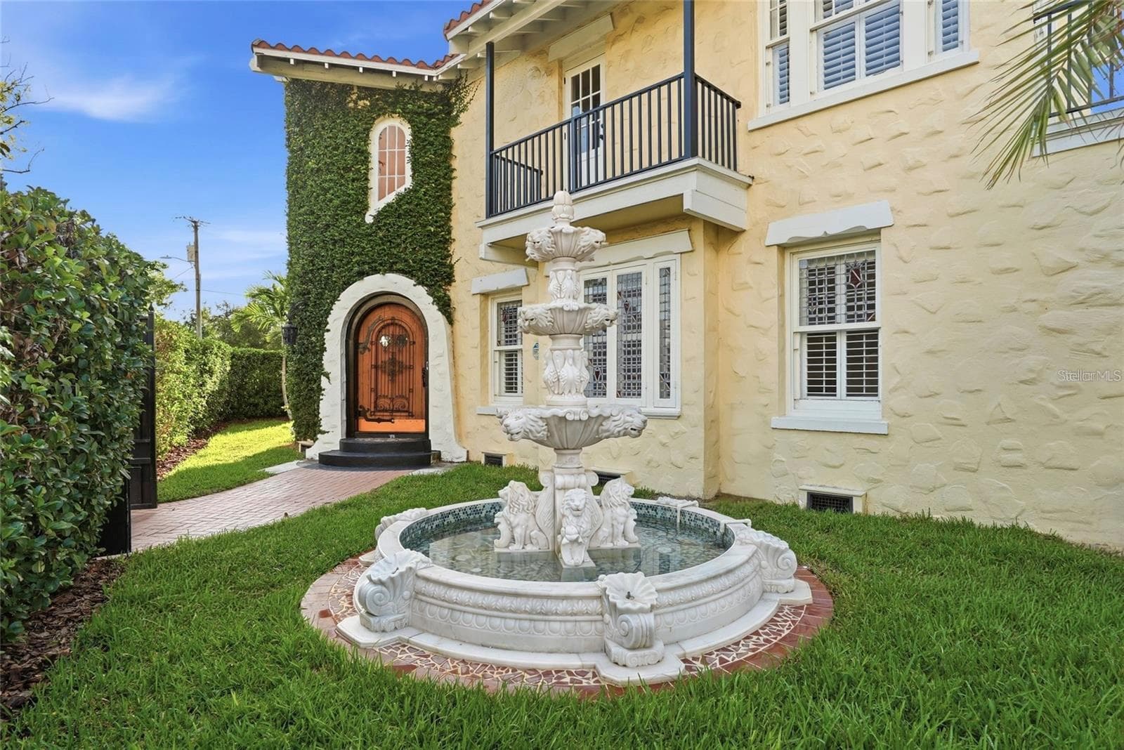 Single Family Residence at 190 BOSPHOROUS AVE, TAMPA, photo 5 of 84