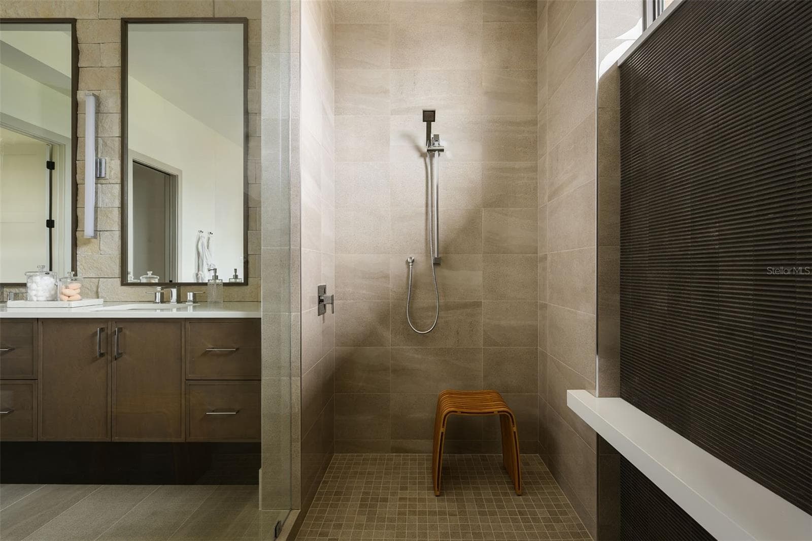 Primary en suite (photo from Lago model) - 8613 SANDPOINT ST, SARASOTA