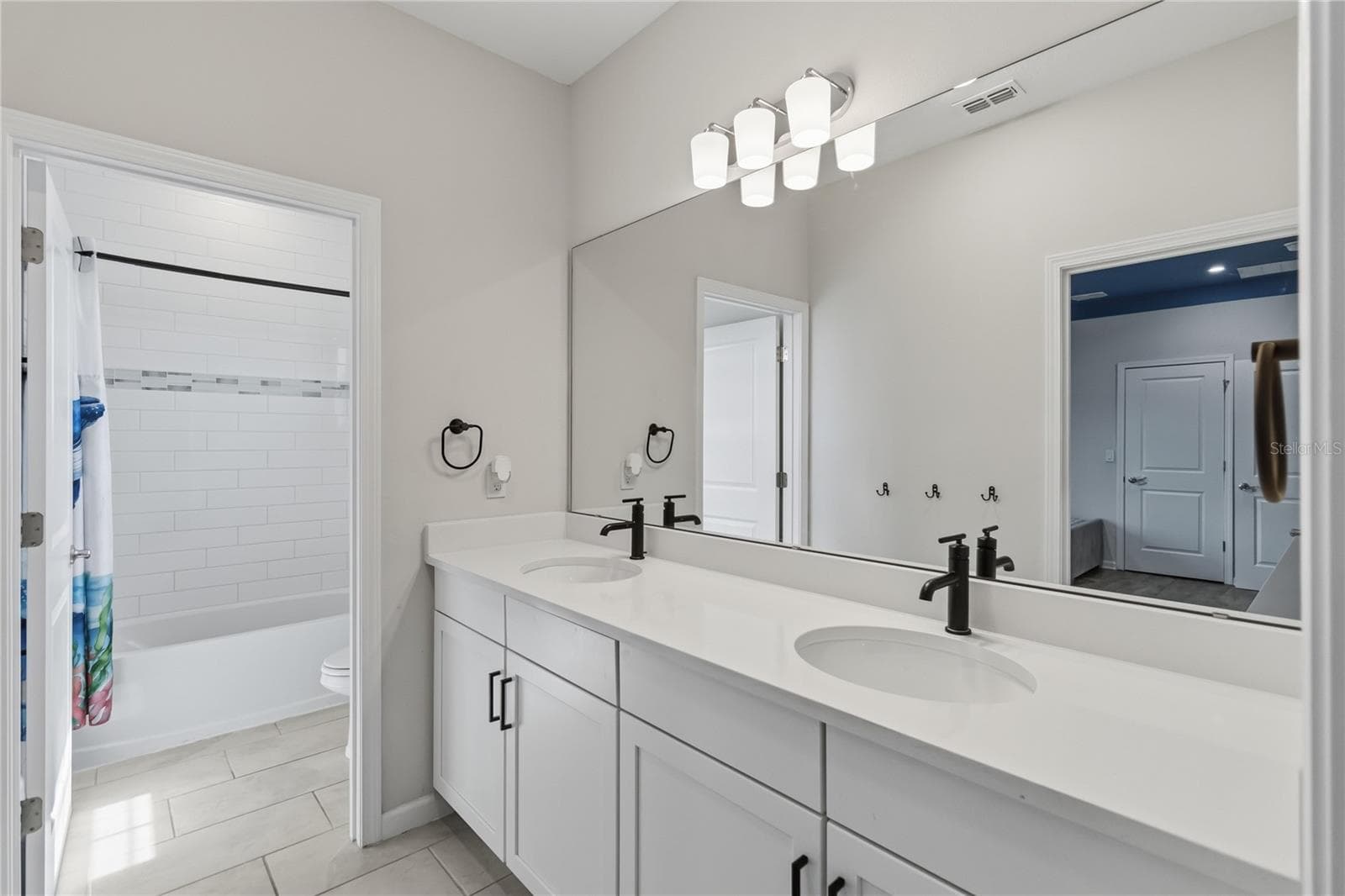 Jack & Jill bathroom - 4519 LIONS GATE AVE, CLERMONT