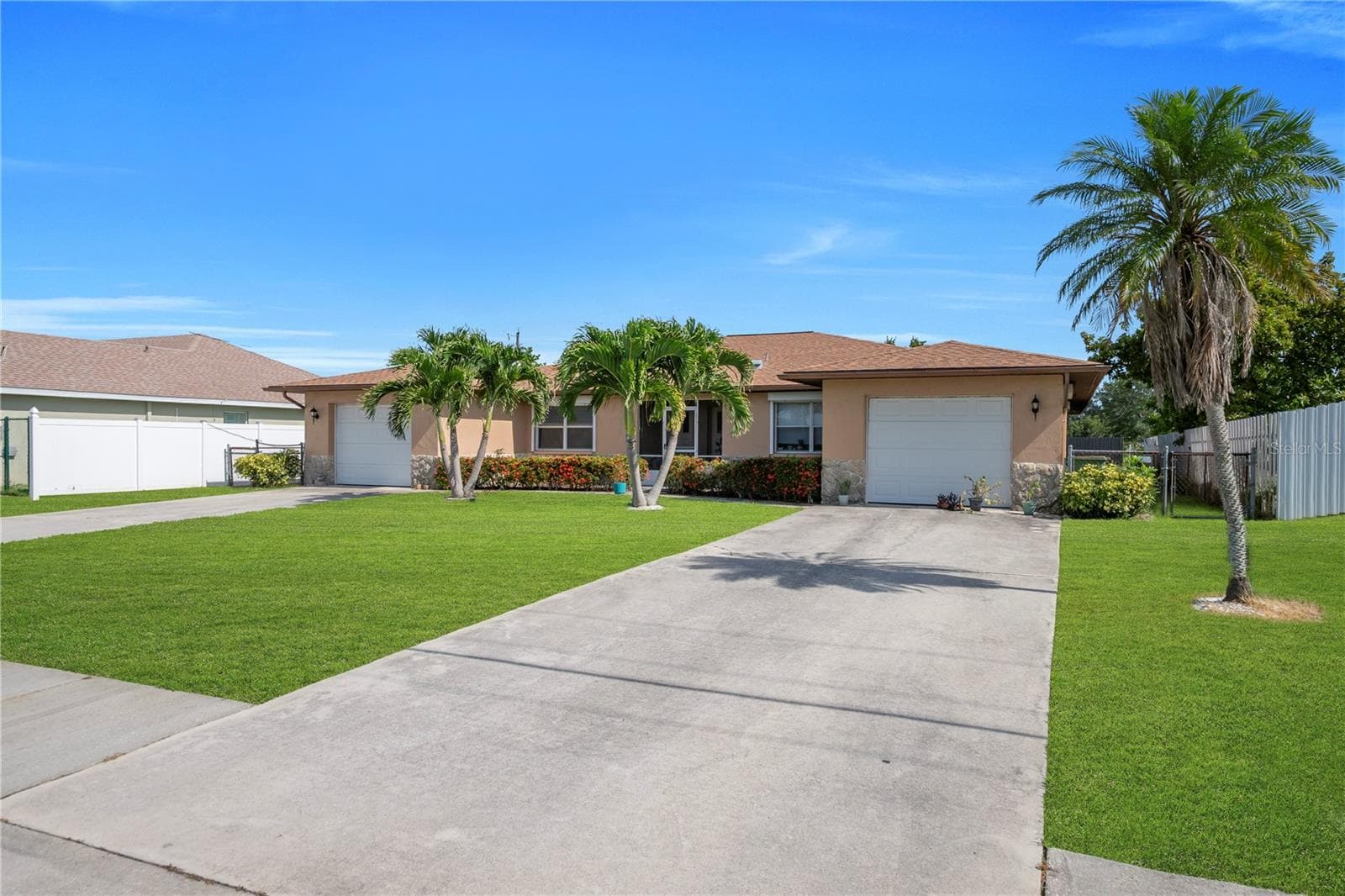 Duplex at 836 SW TRAFALGAR PKWY, CAPE CORAL, photo 26 of 32