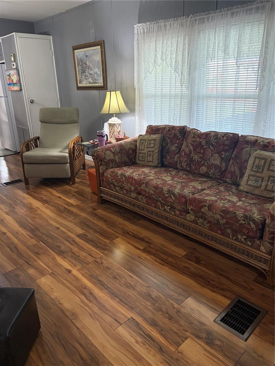 Furnishings included in sale. - 723 ROMA RD, VENICE