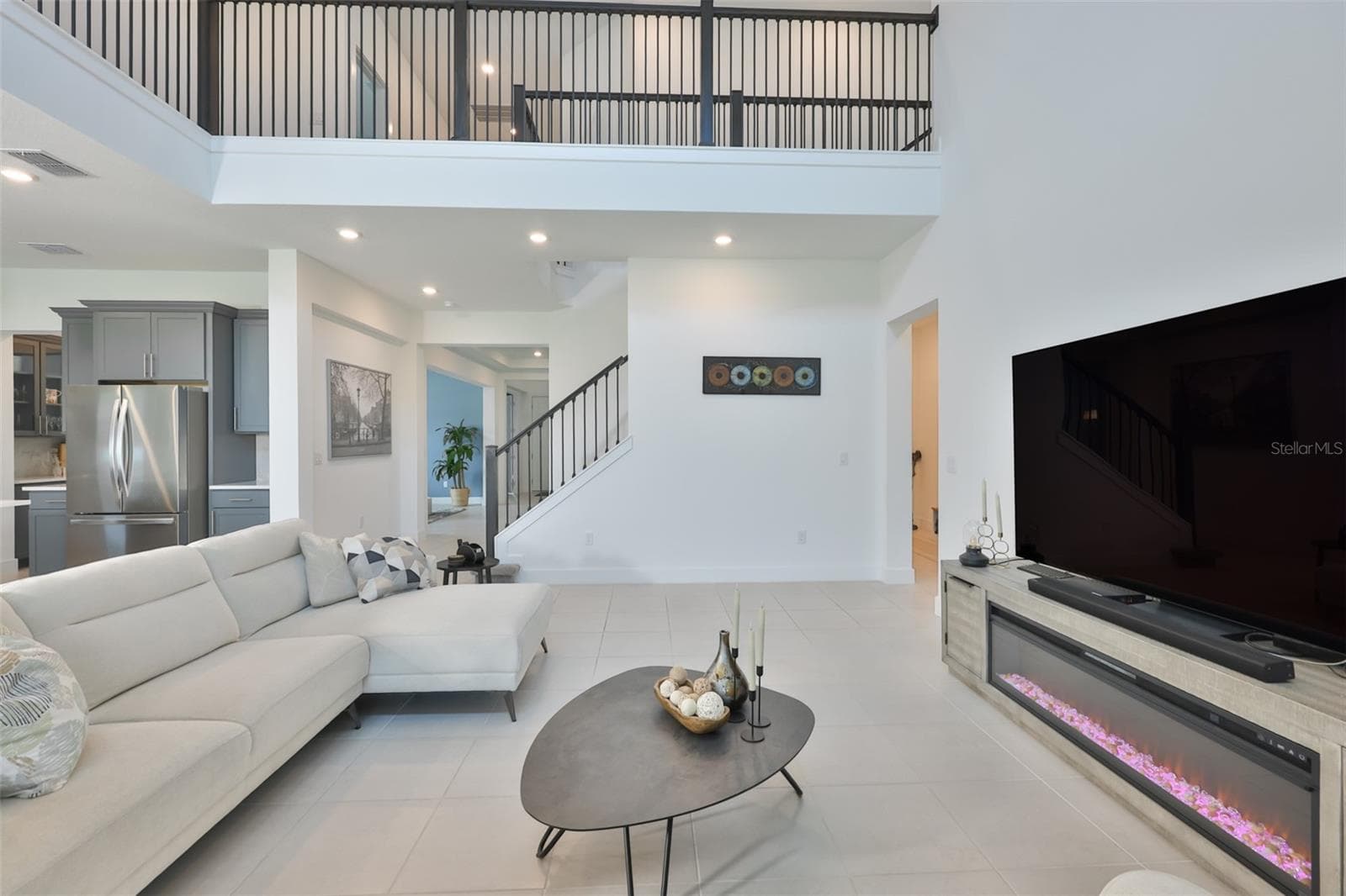 Living room - 6107 GOLDEN BEACH DR, APOLLO BEACH