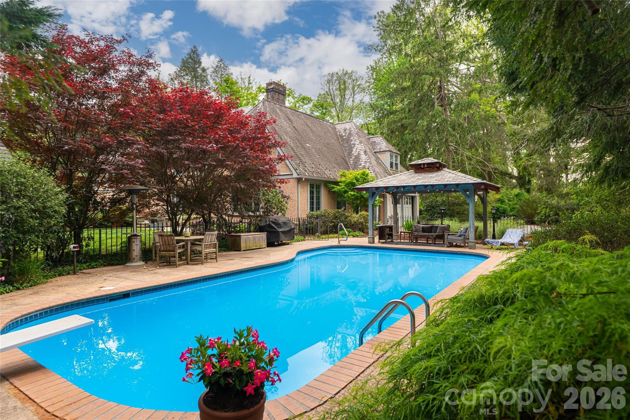 Single Family Residence at 334 Vanderbilt Road, Biltmore Forest, photo 2 of 48