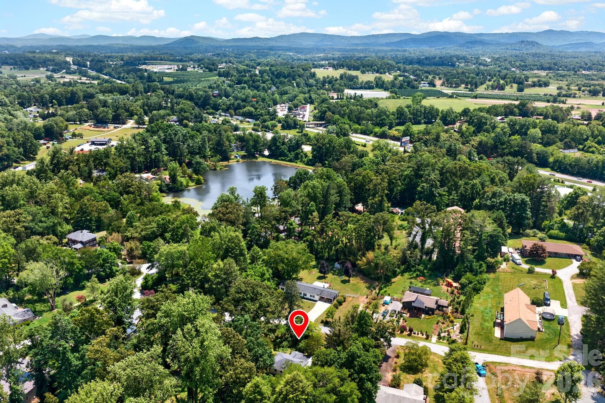 Location with Lake - 411 Hillcrest Circle, Hendersonville