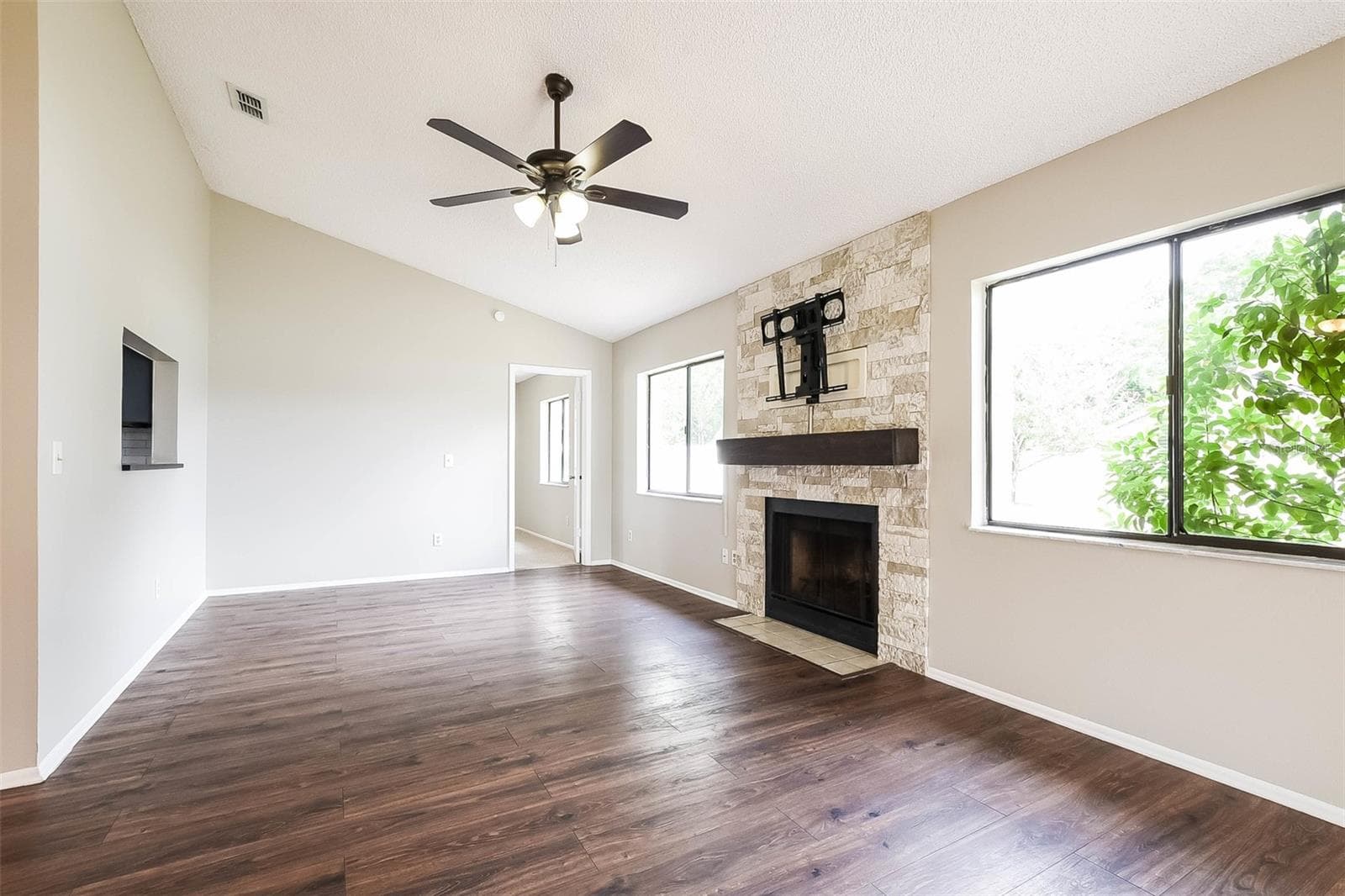 Single Family Residence at 7313 RADIANT CIR, ORLANDO, photo 3 of 21