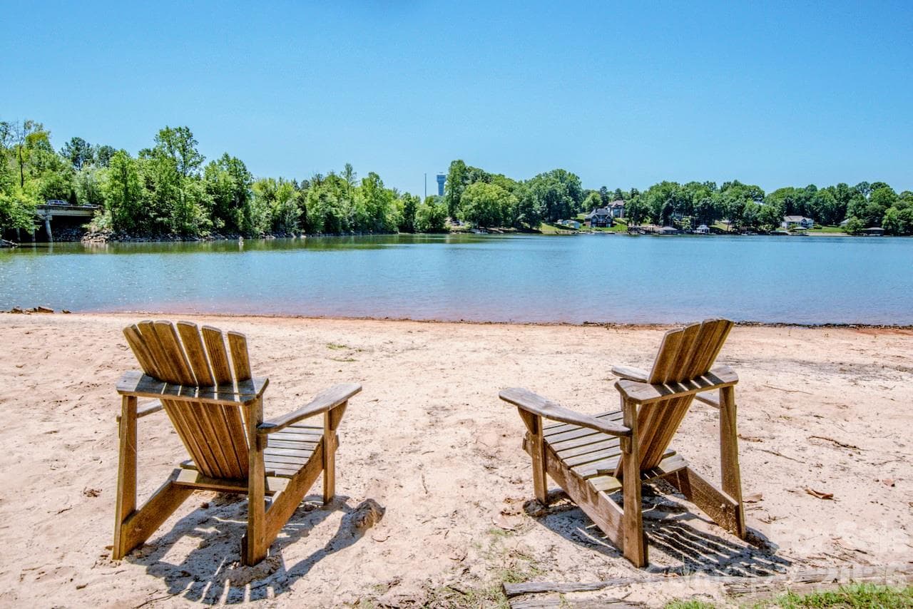 Community Sandy Beach - Mooresville