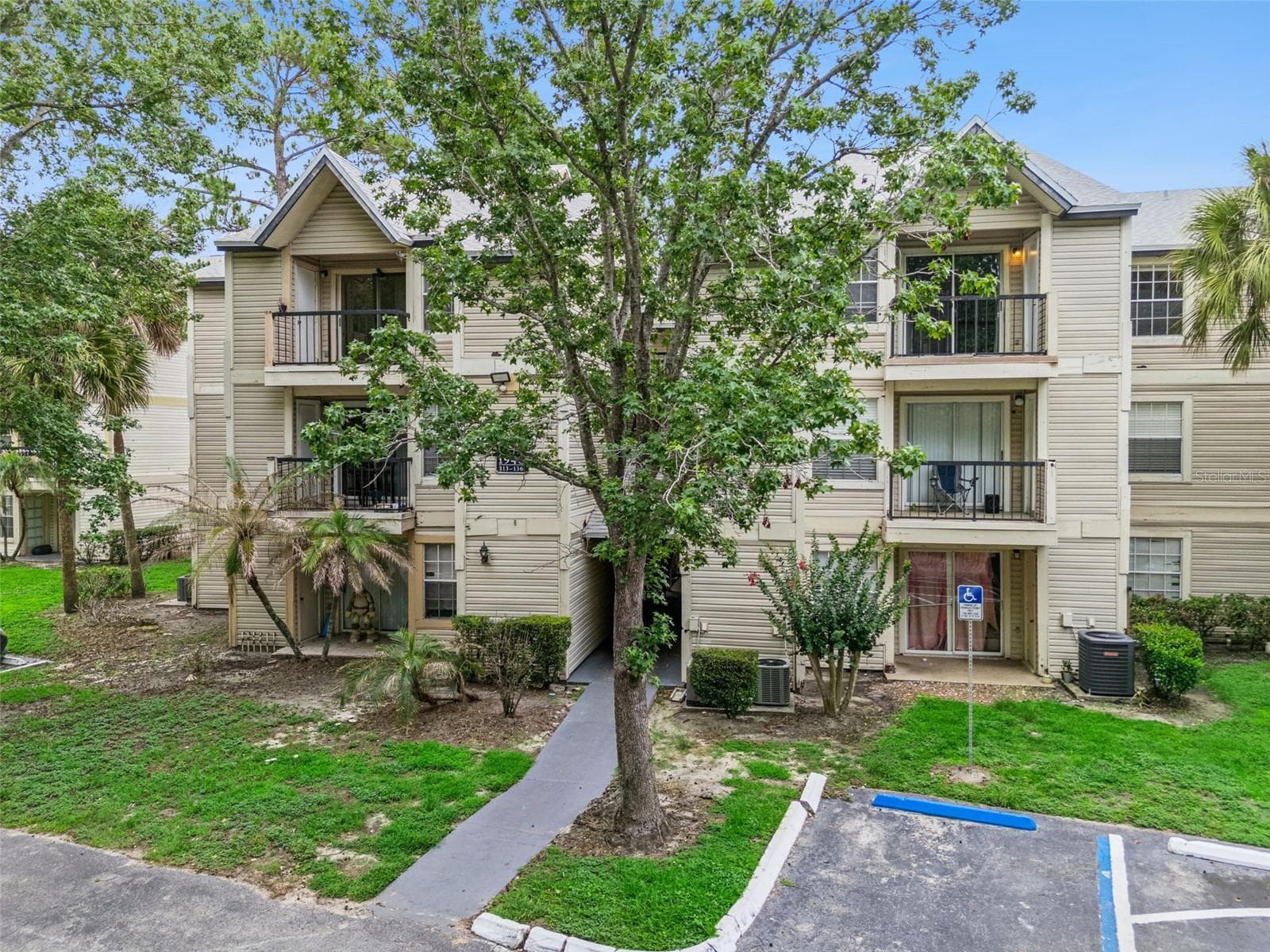 Condominium at 1948 LAKE ATRIUMS CIR #124, ORLANDO, photo 21 of 27