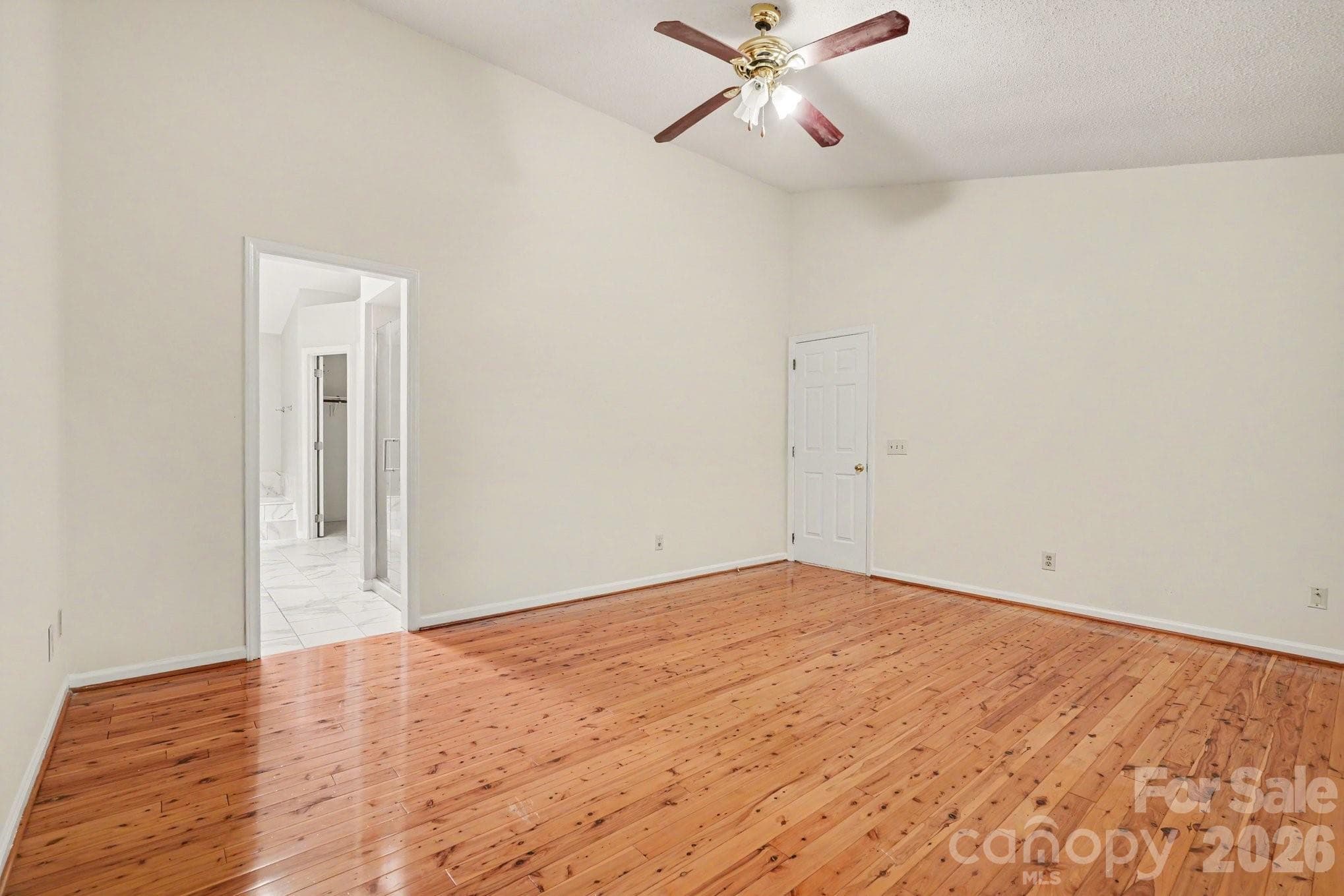 Single Family Residence at 7104 Kinsmore Lane, Charlotte, photo 11 of 31
