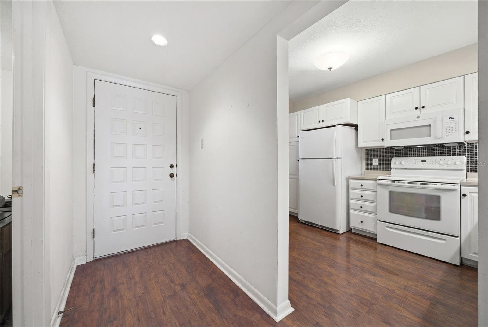 Condominium at 1802 MARINER DR E #25, TARPON SPRINGS, photo 4 of 43