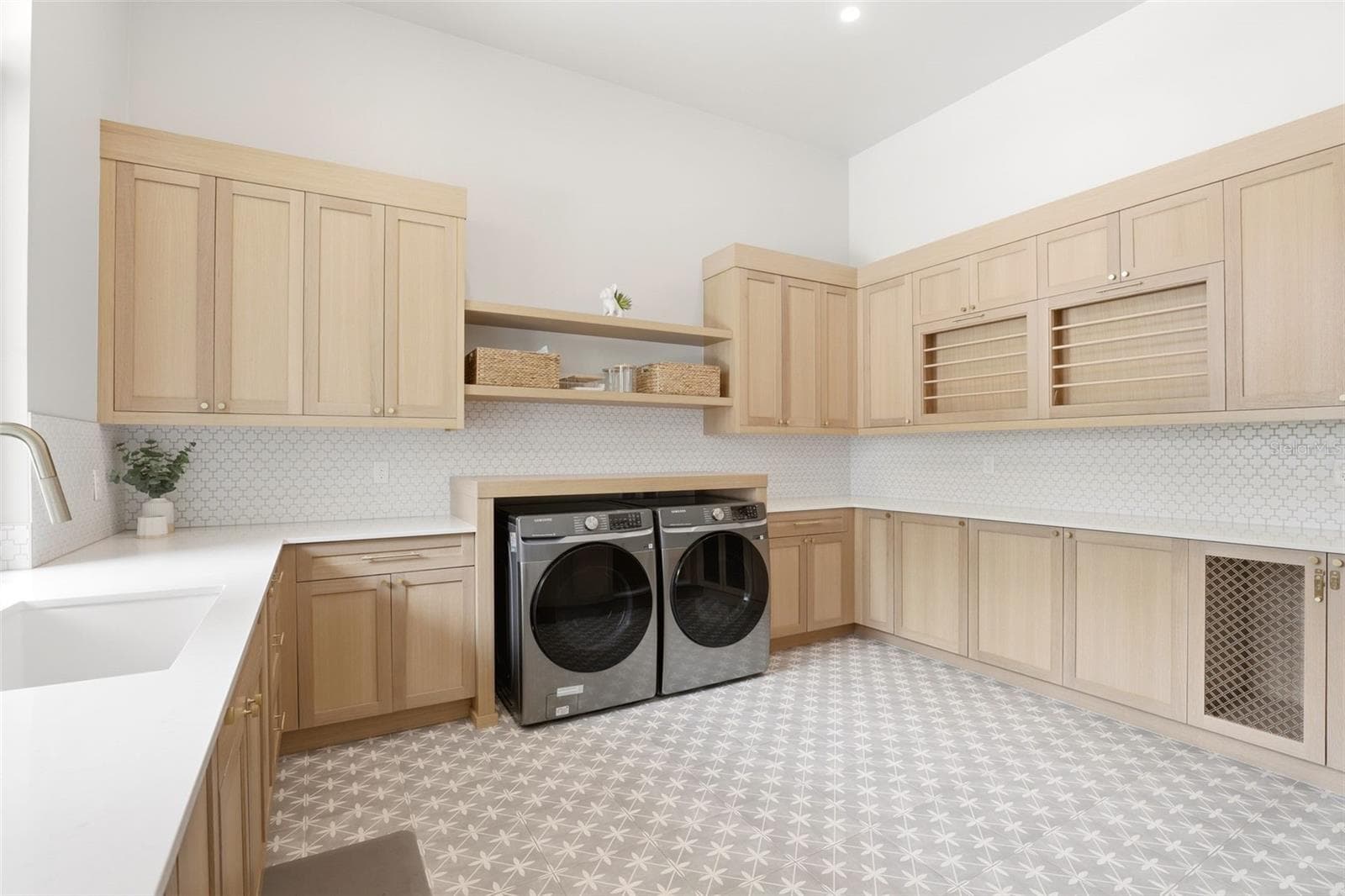 Laundry Suite - 1206 SUTTER AVE, GOTHA
