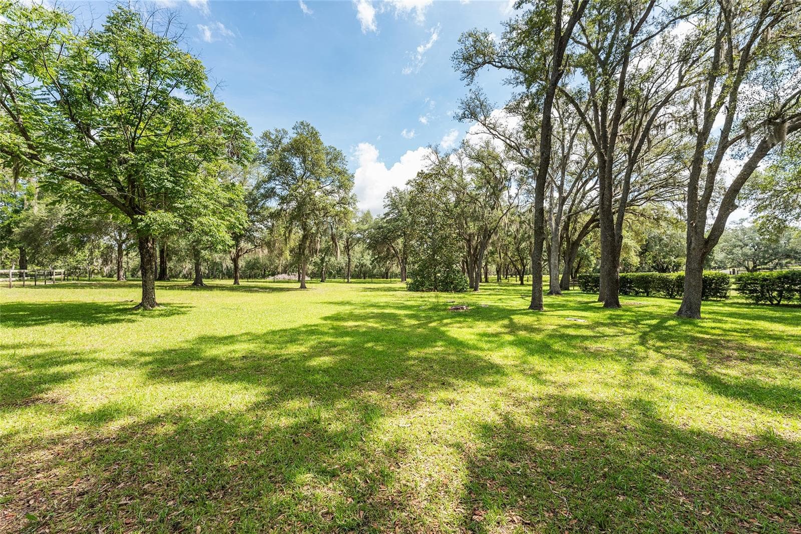 Single Family Residence at 10871 SE COUNTY ROAD 326, MORRISTON, photo 11 of 100