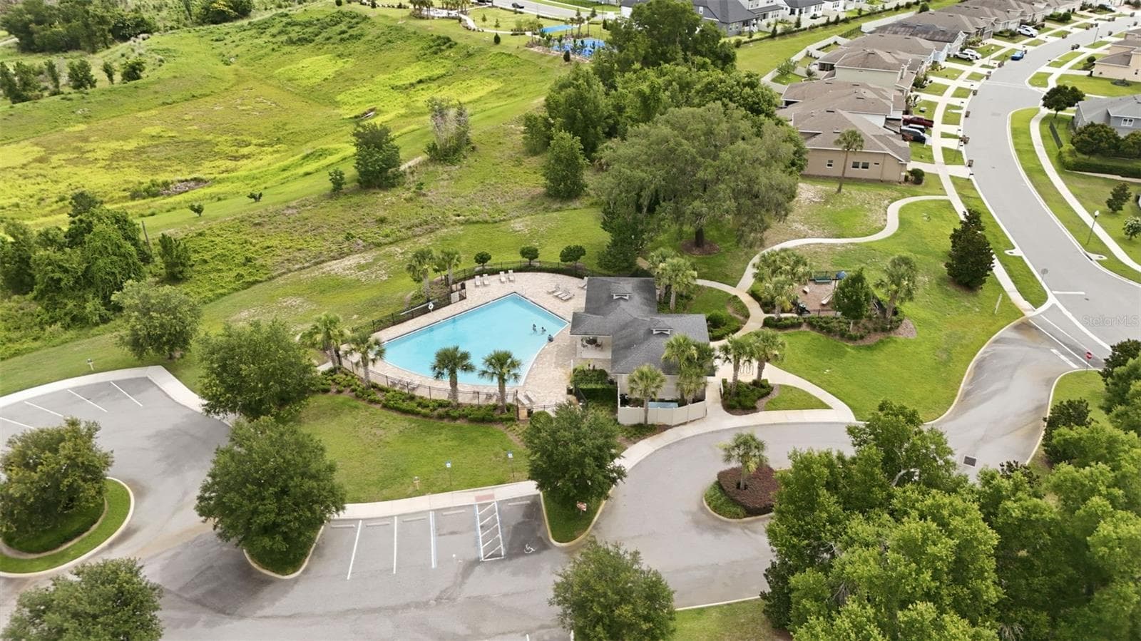 Community pool and playground - 16716 ABBEY HILL CT, CLERMONT